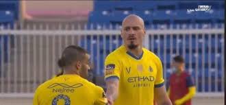 برنامج الحصاد الرياضي، فجر مفاجأة بالحديث عن طلب عبد الرزاق حمد الله، الرحيل عن صفوف النصر وتقديمه بطلب إلى مسلي آل معمر يطلب في الرحيل عن القلعة الصفراء. Ø¨Ø§Ù„ØµÙˆØ± ØªØµØ±Ù Ø¹Ø¨Ø¯ Ø§Ù„Ø±Ø²Ø§Ù‚ Ø­Ù…Ø¯ Ø§Ù„Ù„Ù‡ ÙŠ Ù„Ù…Ø­ Ù„Ø±Ø­ÙŠÙ„Ù‡ Ø¹Ù† Ø§Ù„Ù†ØµØ± ØµØ­ÙŠÙØ© Ø§Ù„Ù…ÙˆØ§Ø·Ù† Ø§Ù„Ø¥Ù„ÙƒØªØ±ÙˆÙ†ÙŠØ©