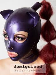 Pin Auf Latex Hoods