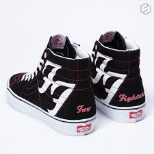 Official online store of the rock band foo fighters. Vans Team Up With Rock Gods Foo Fighters For 25th Anniversary Commemoration