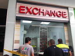 Acceptă bancnota de 500 de euro la efectuarea operaţiunilor de schimb valutar și la efectuarea operațiunilor de încasare a valutei străine. Jaful La Casa De Schimb Valutar Din ConstanÈ›a HoÈ›ii Au Plecat Cu 160 000 De Euro