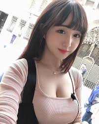 Hot girl sở hữu body cực phẩm cùng nhan sắc "hack tuổi" ai cũng mơ ước