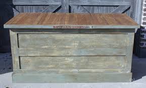 vintage farmhouse kitchen islands