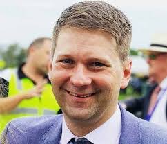 Garry Harding's Instagram, Twitter & Facebook