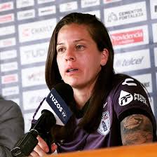 ✍️ ¡Primeras imágenes de Ruth Bravo enfundada en el jersey #28 que  utilizará con nuestras Tuzas del Pachuca en el #GritaMéxicoA21de la  @LigaBBVAFemenil! ¡Bienvenida @chhulee ! 🙌🏻⚪🔵 🤍💙#PachucaSomosTodos  #VamosLasTuzas💜 📚 #CreandoOportunidades ...