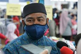Penyanyi dan pelakon zarul husin meluahkan rasa syukur apabila kecederaan retak pada tulang tapak kaki kiri selepas terjatuh dari motosikal ketika penggambaran drama cekelat honey semakin pulih. Khairuddin Nafi Gosip Dengan Bekas Isteri Pelakon Semasa Mstar
