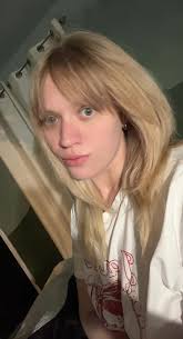 Abbey Normal (@abbey.someone)