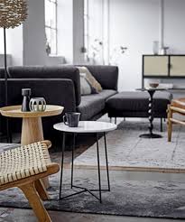 Dans le couloir pour déposer vos clés, comme console dans le salon, à vous de l'agencer ! Table Bout De Canape Bloomingville
