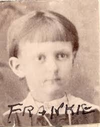 Etta Skinner's Instagram, Twitter & Facebook