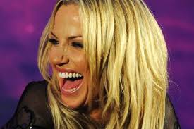 Cheryl feat. Tinie Tempah • Crazy Stupid Love