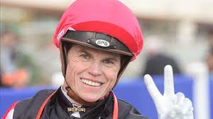 Williams in seven-win Melbourne title lead