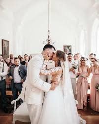 Mir Dir Einmal Um Die Welt Heute Sind Es Genau 2 Wochen Es Fuhlt Sich Einfach So Gut Hochzeitskleider Aus Satin Hochzeitskleid Organza Hochzeitsfoto Idee