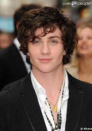 Icon film distribution there was a seriousness in the way he approached the role right from the audition, he tells me. Aaron Johnson Aaron Johnson Aaron Taylor Johnson Tyler Johnson