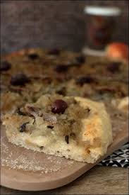 Direction Nice Avec Cette Pissaladiere Traditionnelle Realisee Sur Une Base De Pate A Pain Moelleuse Et Garnie D Oignons Et D Anchois