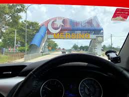 Saya bawa kereta kecik je… maybe yang bertanya expect saya bawak merc ke, beemer ke nostalgia kereta tu dapat selepas bersalin anak pertama. Makan Durian Dalam Kereta Pernah Cuba Aku Sis Lin