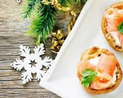 Recette De Profiteroles Legeres Au Fromage Frais Et Saumon Fume Recette Recette Repas Noel Recette Aperitif Aperitif