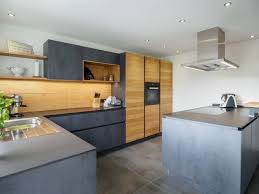 Grifflose Leicht Kuechein Beton Optik Eiche Furnier Brettoptik Dekton Arbeitsplatte Miele Elektrogeraete Berbel Abzugshau Haus Kuchen Hacker Kuchen Kuche Beton
