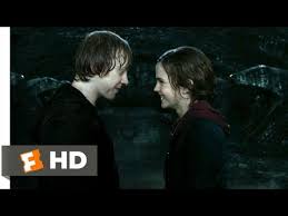 ホグワーツに向かうことにするハリーたち - ハリー・ポッターと死の秘宝 PART2｜ 映画スクエア