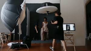 Somos una compañía colombiana, dedicada a la fabricación, comercialización, distribución y venta de productos. Image Result For Sue Bryce Two Light Vanity Fair Photography Studio Design Photography Inspiration Portrait Studio Lighting Setups