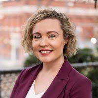 Veronica Newman's Instagram, Twitter & Facebook