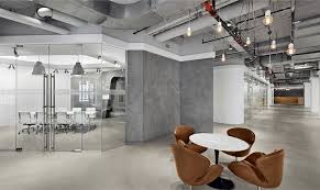 Industrial Aesthetic Office Space In Empire State Building Industrial Office Design Industrial Home Offices Office Interior Design