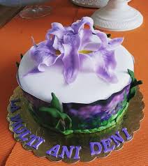 3 years ago3 years ago. Un Tort Simpatic Cu Floare De Iris Pentru O Persoana Speciala Alte Modele Le Gasiti Pe Www Etorturi Ro Cake Desserts Food