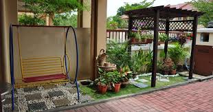 Entah itu berdesain mewah atau minimalis, yang jelas rumah adalah kebutuhan pokok bagi semua orang. 55 Rumah Minimalis Dengan Taman Di Depan Sisi Rumah Minimalis