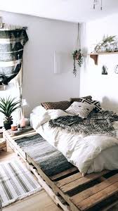 48 Amazing Bedroom With Pallet Project Design Ideas Bohobedroom Diy Apartment Decor Bedroom Decor Home Decor Bedroom