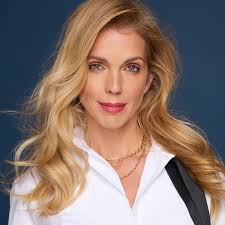 En cette journée international des DROITS de la femme (trop souvent  rebaptisé à tort ☺️), célébrons le chemin parcouru et les initiatives  prises par Maison Jacynthe, une entreprise fièrement fondée par une