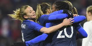 Sur les 25 matchs proposés, il y avec la volonté d'en faire un événement populaire et d'en assurer la promotion, tf1 mise sur un dispositif qui rappelle la coupe du monde. Coupe Du Monde Feminine De Football Le Groupe Tf1 Diffusera Les Matchs Cosmopolitan Fr