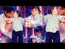Srk son abram khan is rockstar check this out. Shahrukh Khan S Pics With Son Abram Khan Youtube