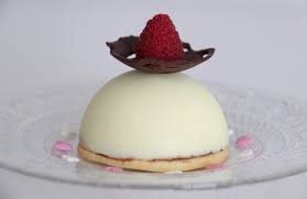 Dome Surprise Au Chocolat Blanc Jeni Cherry On The Cake Chocolat Blanc Chocolat Dome Chocolat