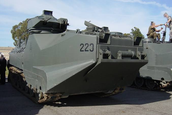 Assault Amphibious Vehicle AAV-7 - Buques de Guerra