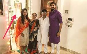 In the year 2008 ishant sharma showcased his incredible bowling skills against mighty australia and won man of the series awards and from there. Ishant Sharma Wife Pratima Singh Family Career Marriage Sportslibro Com
