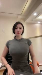 完美巨乳闵雨晴