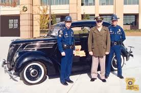 It runs a 318 dodge mopar engine, has an original siren and roof light and has red and blue lights installed under the chassis for an updated look at night. La State Police On Twitter While Traveling In A Stolen 1934 Ford V8 Bonnieandclyde S Multi State Crime Spree Was Brought To An End By Law Enforcement On A Rural Highway In Bienville Parish