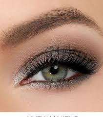 15 Idees De Maquillage Totalement Canons Pour Sublimer Les Yeux Verts Et Bleus Maquiller Yeux Verts Maquillage Mariage Yeux Verts Maquillage Mariee Yeux Bleus