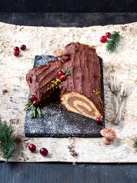 Schokoladen Ganache Buche De Noel Mit Meringue Pilzen Schokoladen Ganache Buche De Noel Ganache