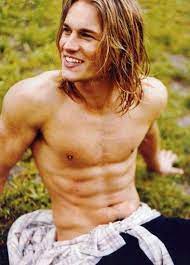 pin by paola garbarino on mymuses travis fimmel calvin klein travis fimmel handsome celebrities