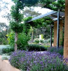 For a free flowing garden full of flowers and bright colours, consider using the colour wheel to choose plants. So Your Garden Style Is Cottage Houzz Nz