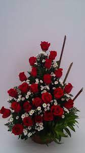 Por eso mismo, hemos preparado uno de los catálogos más extensos de todo internet con rosas artificiales variadas para que puedas disfrutar de ellas sin tener que preocuparte por sus cuidados. 11 Ideas De Ramos Hermosos Arreglos Florales Arreglo Floral Rosas Arreglos Florales Para Iglesia