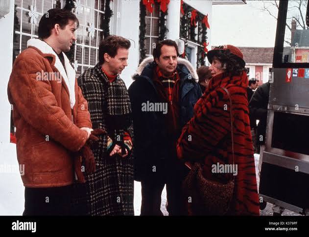 TRAPPED IN PARADISE NICOLAS CAGE, DANA CARVEY, JON LOVITZ AND FLORENCE  STANLEY A 20TH CENTURY FOX FILM Date: 1994 Stock Photo - Alamy