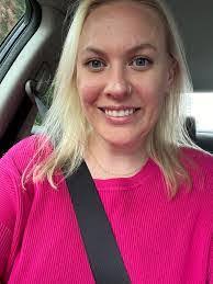 Shannon Medford's Instagram, Twitter & Facebook