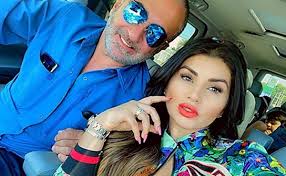 Entre ellas han salido los nombres de manoella toerres, y la primera … Ella Es La Kim Kardashian Mexicana Y Novia De Vicente Fernandez Jr