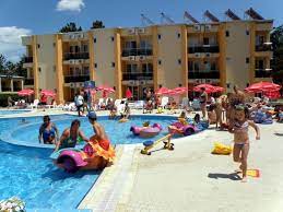 Hotelul europa este amplasat aproape de zona centrala a statiunii, la 150 m de plaja, langa lacul belona si detine baza de tratament proprie. Cazare Eforie Nord Hotel Club Dunarea 3 Eforie Nord Cazare Litoral Bulgaria