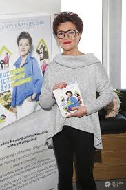 Check spelling or type a new query. Jolanta Kwasniewska Przefarbowala Sie Na Rudo Zdjecia Chic Older Women Older Women First Lady