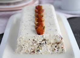 Nougat Glace La Recette En Details Et En Video Recette Ptitchef Nougat Glace Recette Glace Recette Nougat Glace