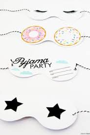 Une jolie invitation anniversaire 10 ans fait partie de la réussite de ta fête, et tes invités la conserveront. 8 Meilleures Images Du Tableau Soiree Pyjama Soiree Pyjama Pyjamas Party Et Pyjama