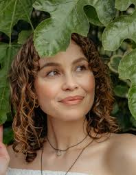 Hey! Looking for photographers to do an outdoor maternity/family photo  shoot in about 4-6 weeks 🥰