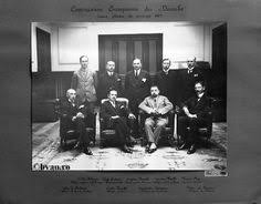 Dunărea este al doilea fluviu ca lungime din europa (după volga).izvorăște din munții pădurea neagră sub forma a două râuri numite brigach și breg ce izvorăsc de sub vârful kandel (1241m) și se unesc în orașul donaueschingen (altitudine: 24 Best Comisia EuropeanÄƒ A DunÄƒrii Ideas Biblioteci Romani Imagine