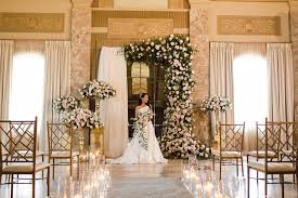 Peony and rose flowers create a romantic look that makes for a wonderful wedding! Florist Faq How Much Do Wedding Flowers Cost Pt 2 Belli Fiori